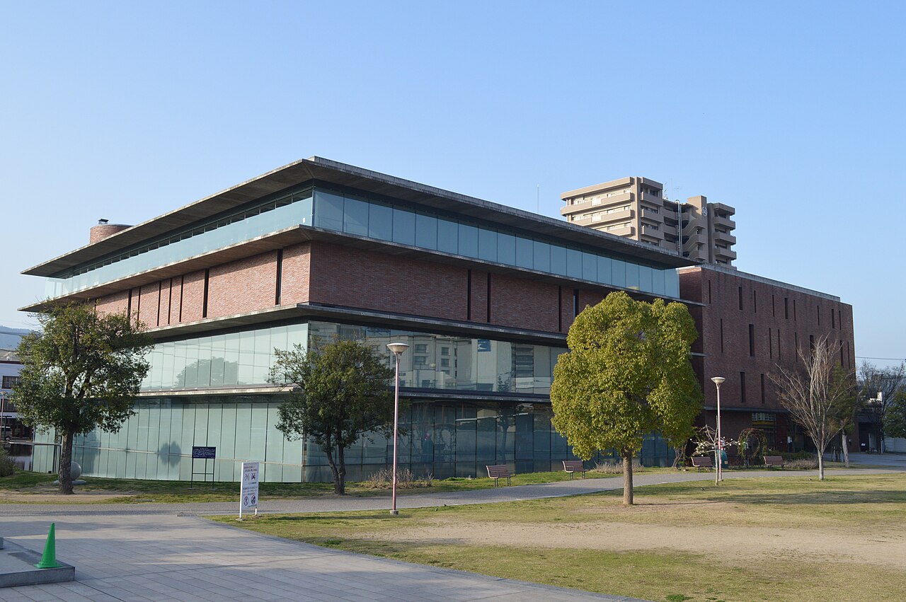 福山市生涯学習プラザ(ローズコム)の外観