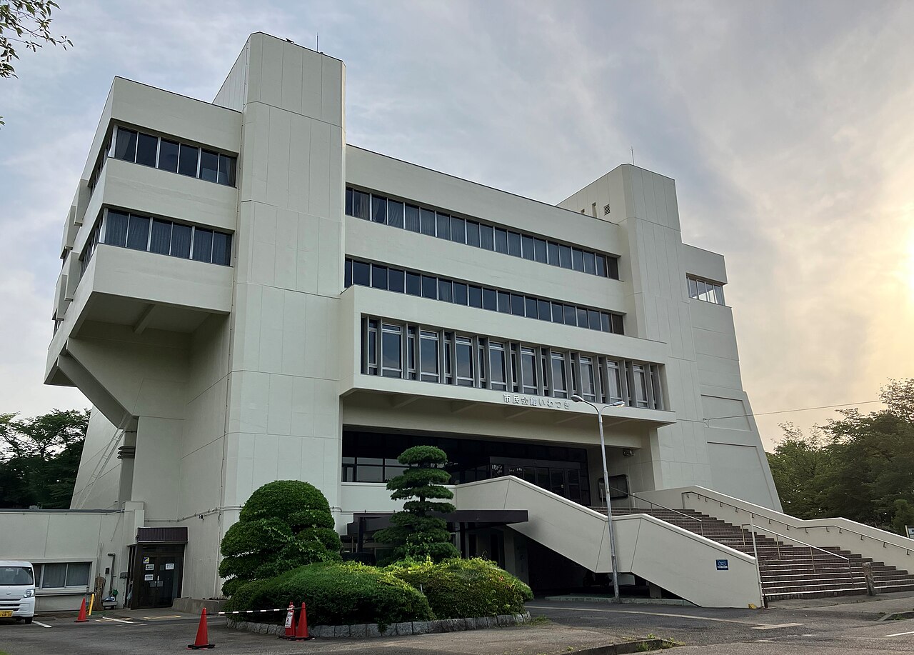 市民会館いわつきの外観