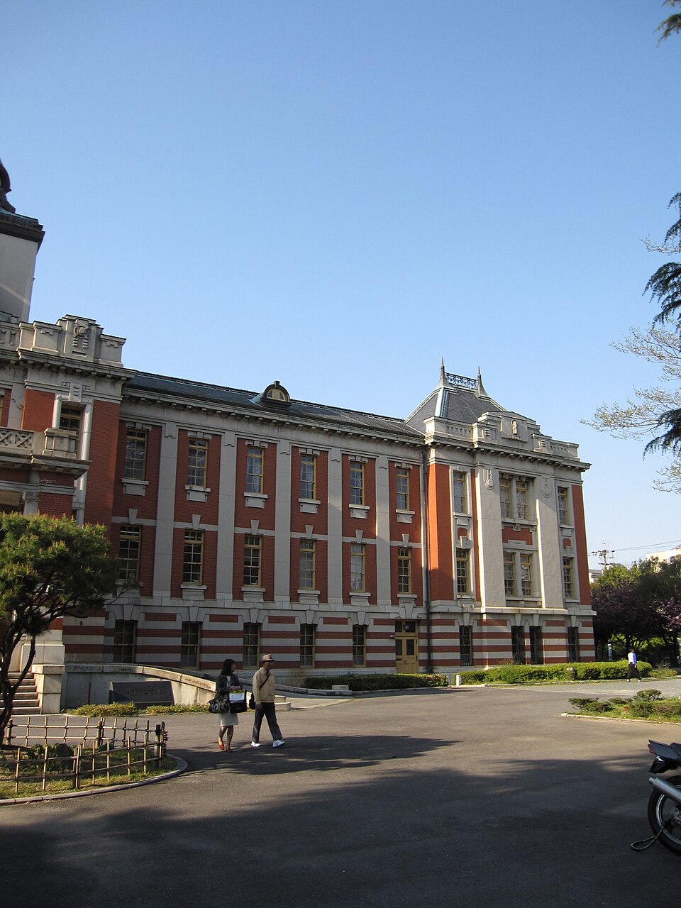 名古屋市市政資料館の外観