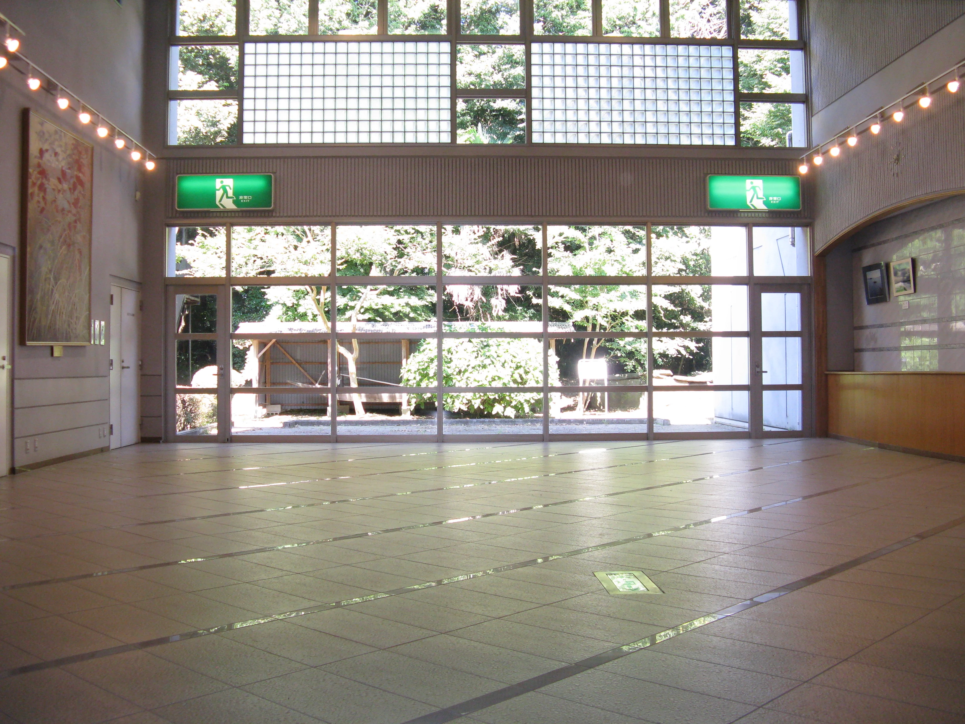 小美玉市 生涯学習センター（コスモス）の展示ホール
