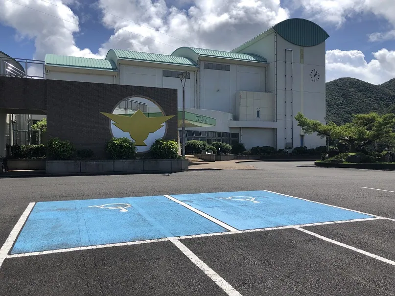 龍郷町体育文化センター（りゅうゆう館） 外観