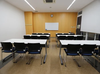 岩倉市生涯学習センター 会議室4
