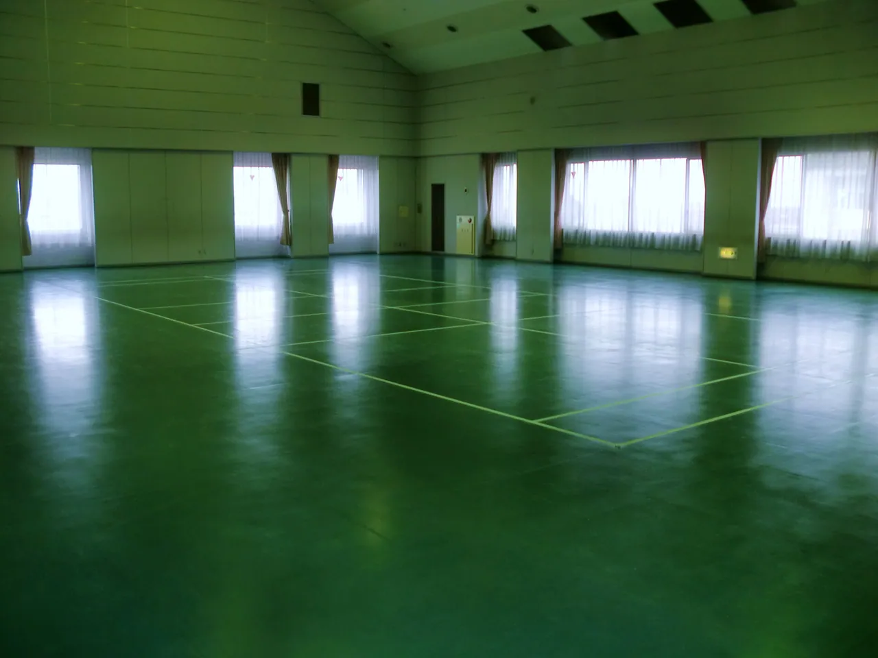 東部市民センター・東部老人いこいの家 東部市民センター多目的スペース内観