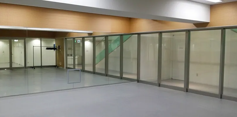 児童青少年センター フレンズ本町 フレンズ本町　ダンススタジオ