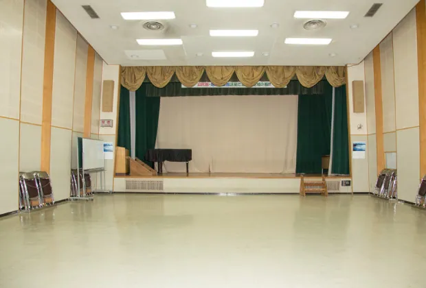 尼崎市立立花北生涯学習プラザ 3階のホール