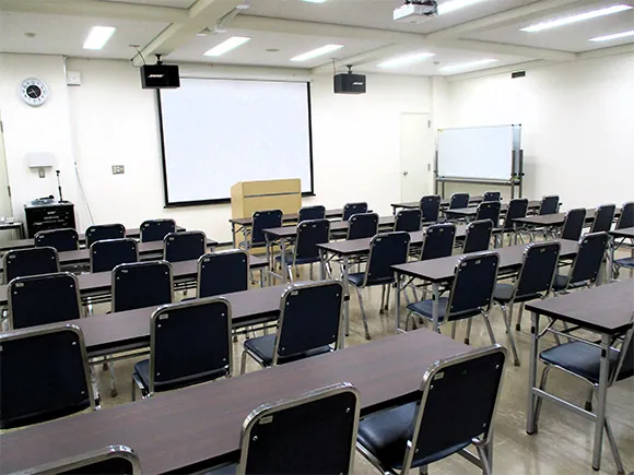 兵庫県中央労働センター 小ホール 南側利用時