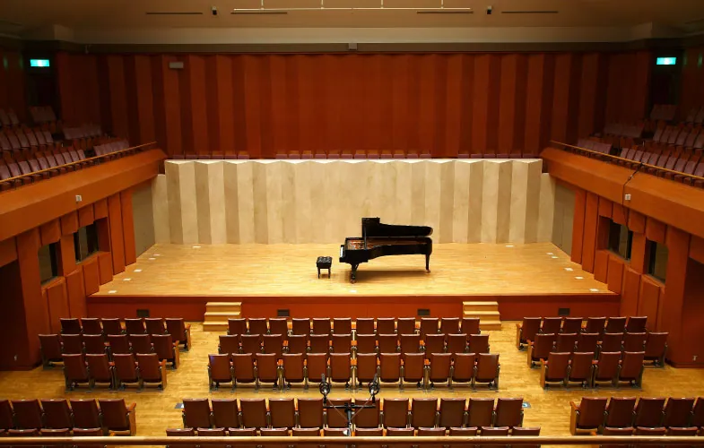 やしろ国際学習塾 L.O.C.ホール