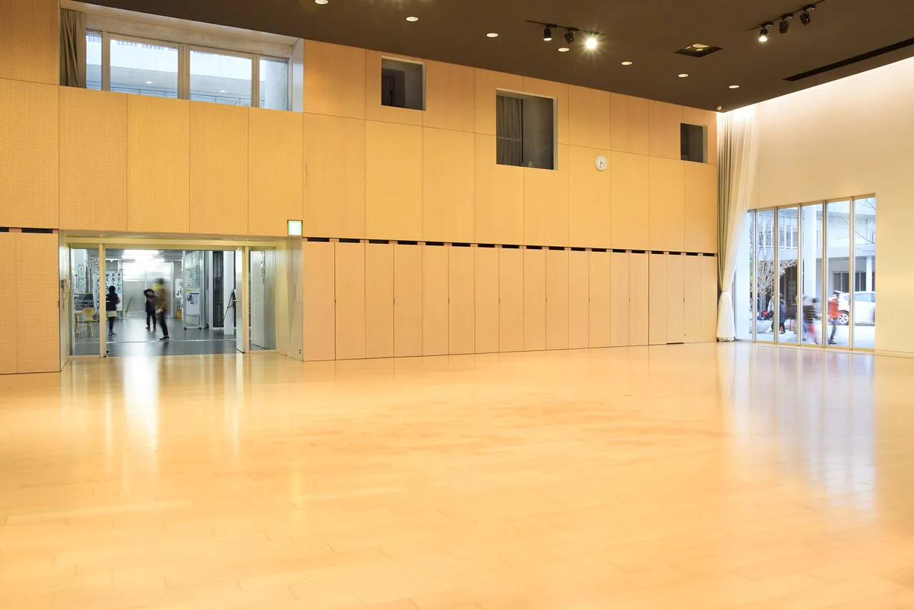 流山市おおたかの森 アクティビティホールの別アングル