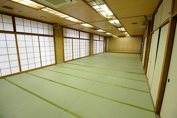 高洲コミュニティセンター 大広間1・2の間仕切りを開けた状態