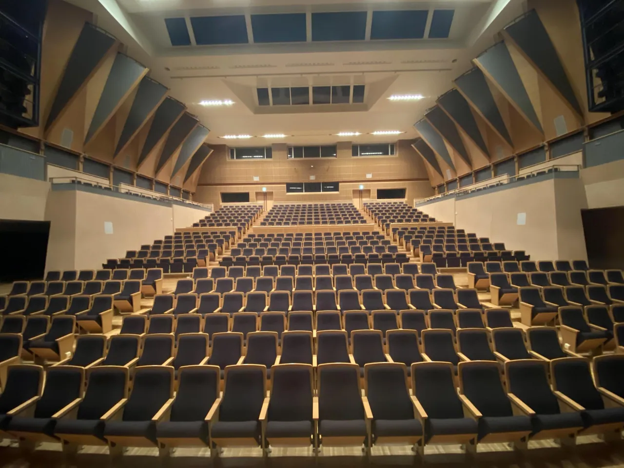 小美玉市四季文化館（みの～れ） 森のホール 客席
