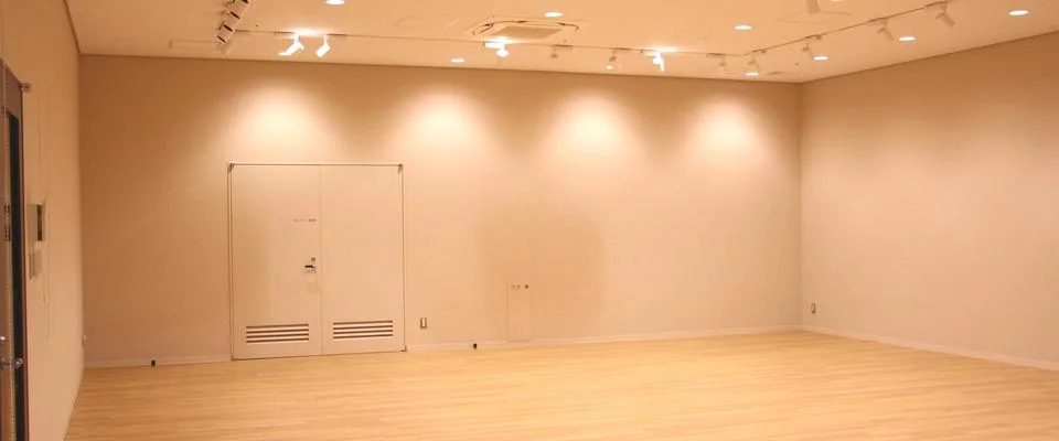 兵庫県立神戸生活創造センター 展示ギャラリー（室内）