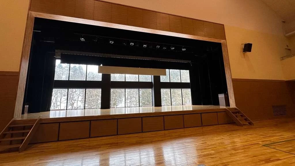 飛騨市友雪館 ステージ