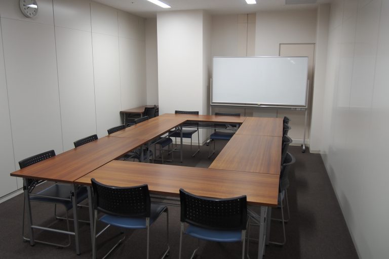 神戸市青少年会館 サークル室D