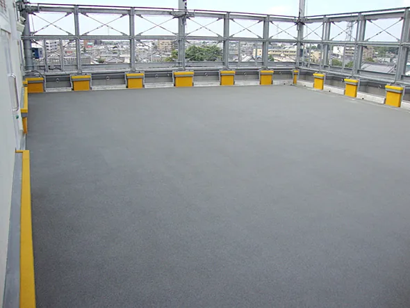 春日部市春日部第2児童センターの屋上広場