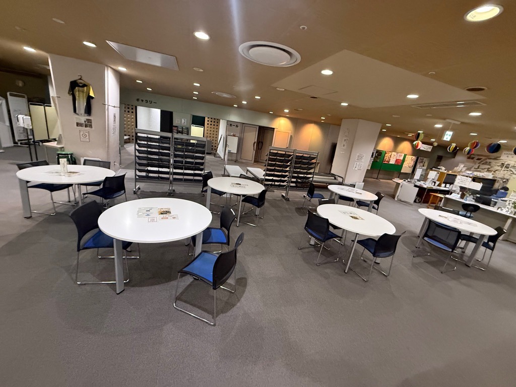 小山市立生涯学習センター ラウンジ