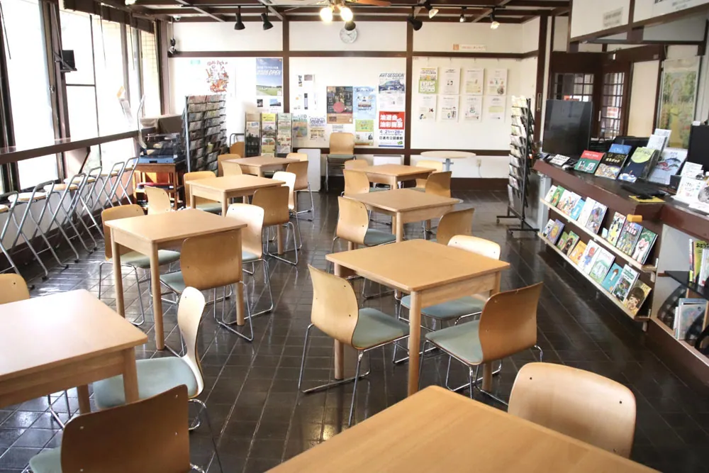 日進市 にぎわい交流館 - 市民活動支援センター にぎわい交流館 ロビー