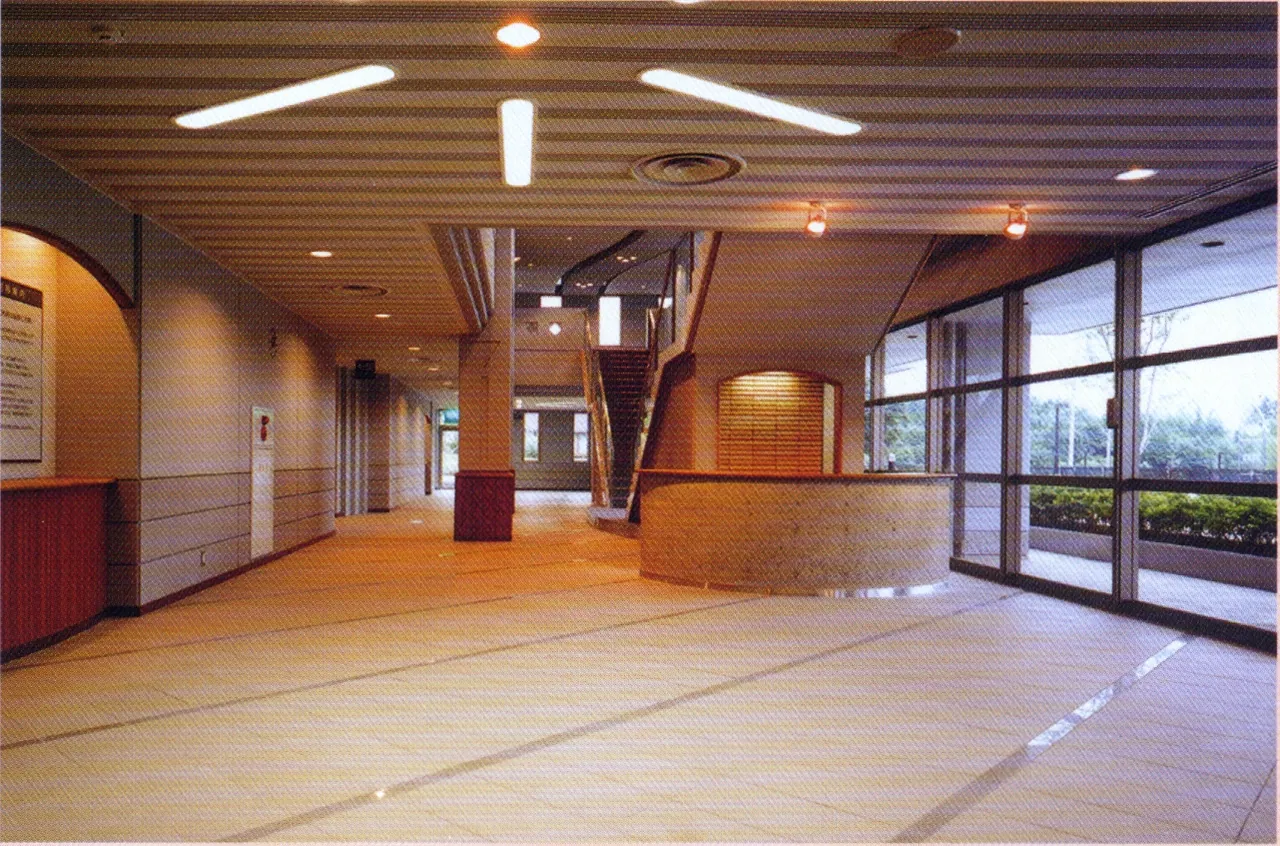 小美玉市生涯学習センターコスモスのロビー