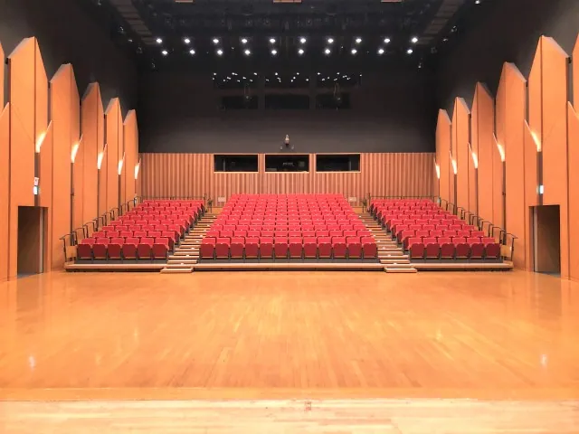 福井県県民ホール 県民ホールのオープン形式