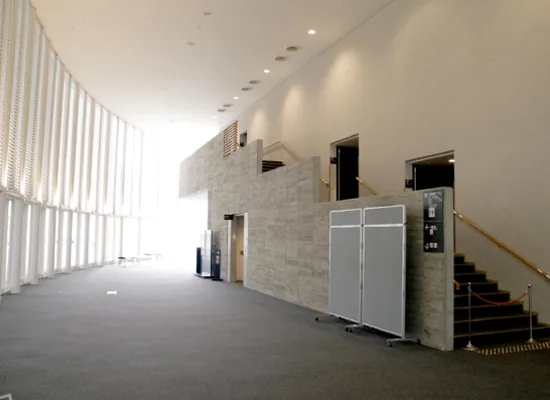 新見文化交流館（まなび広場にいみ） ホワイエ 内観