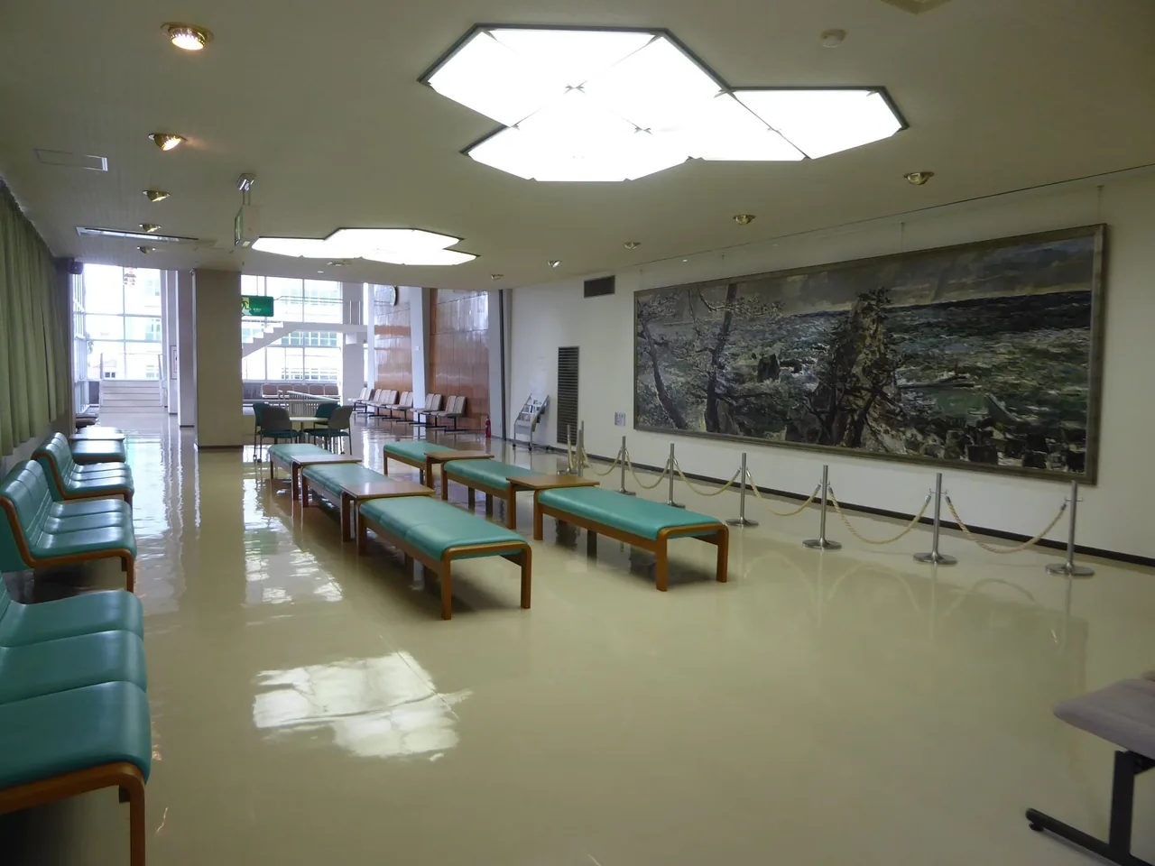 鳥取市民会館 2階ホワイエ