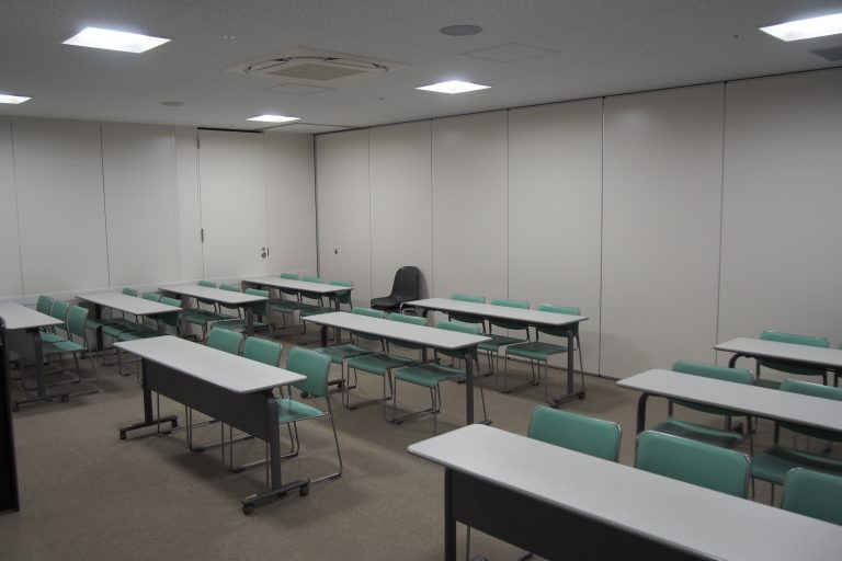 神戸市青少年会館 多目的室A・B