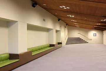 高知県立県民文化ホール グリーンホールのロビー