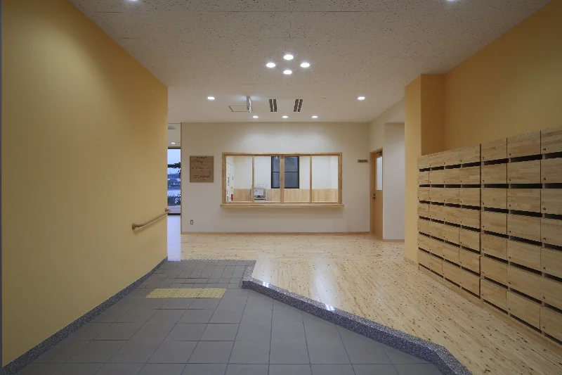 香川県青年センター 玄関