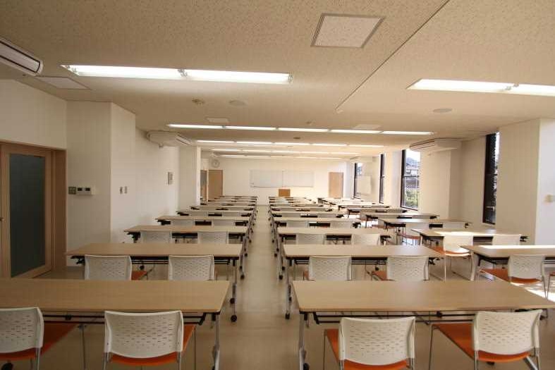 山口県教育会館 ホール