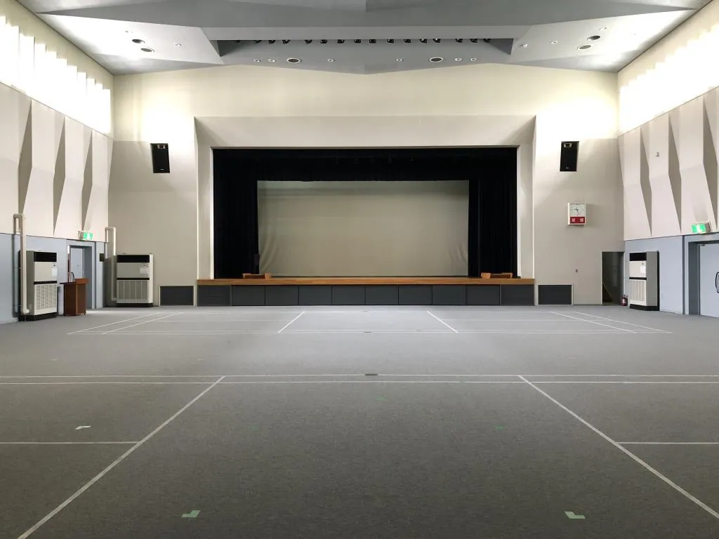 秩父市吉田農村環境改善センター（やまなみ会館） ホール内観1