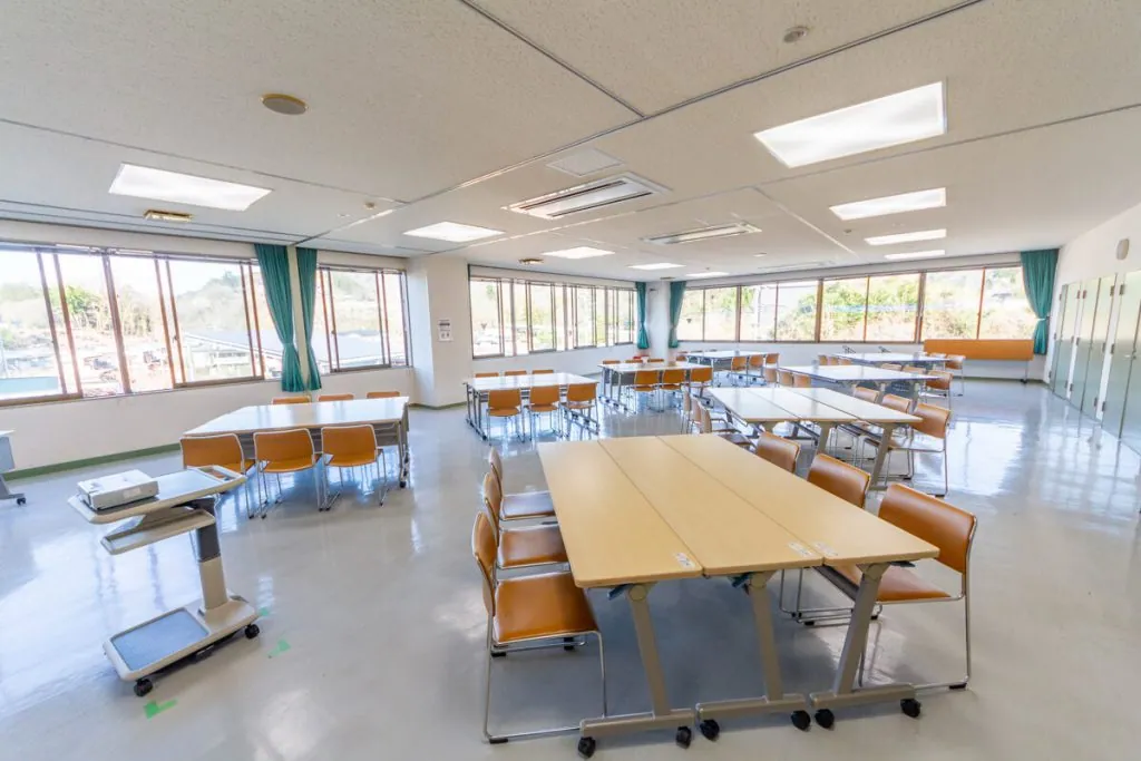 横瀬町町民会館（かわせみ会館） 大会議室（別角度）