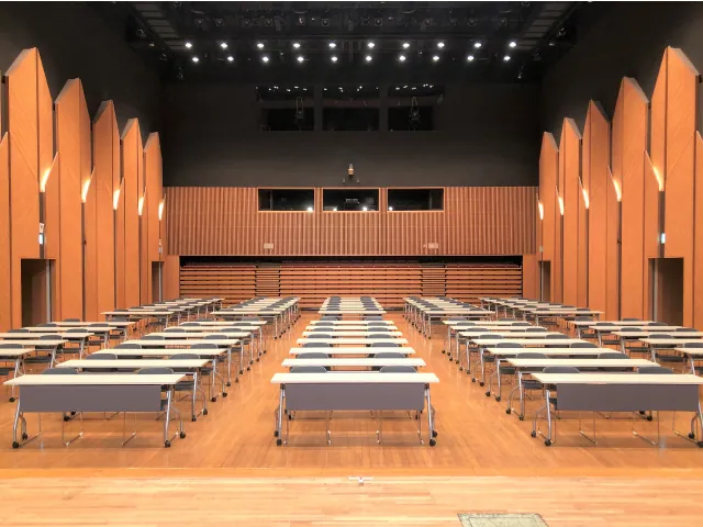 福井県県民ホール 県民ホールのスクール形式