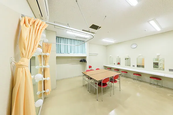 関市文化会館 楽屋1（洋室）