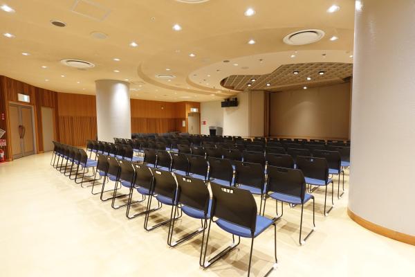 小山市立生涯学習センター ホール