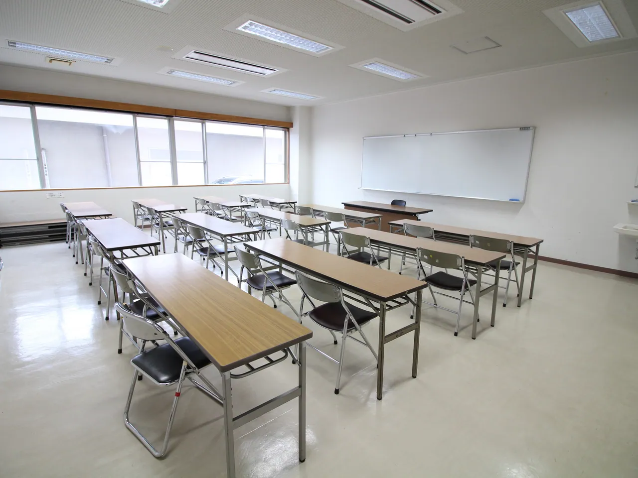 郡山市労働福祉会館 郡山市労働福祉会館の第1会議室