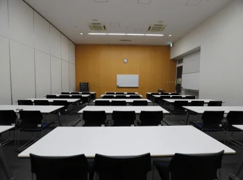 岩倉市生涯学習センター 研修室2