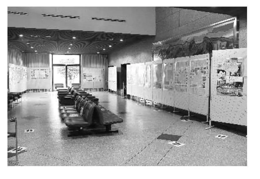 加東市地域交流センターのロビー内観。令和3年度の市公式資料より。