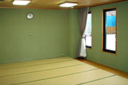 無人の和室3。畳敷きの室内。