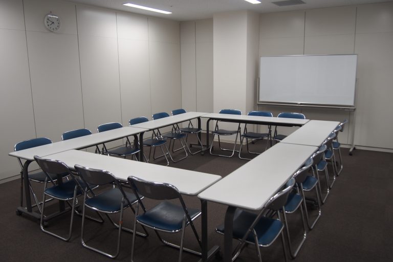 神戸市青少年会館 サークル室B
