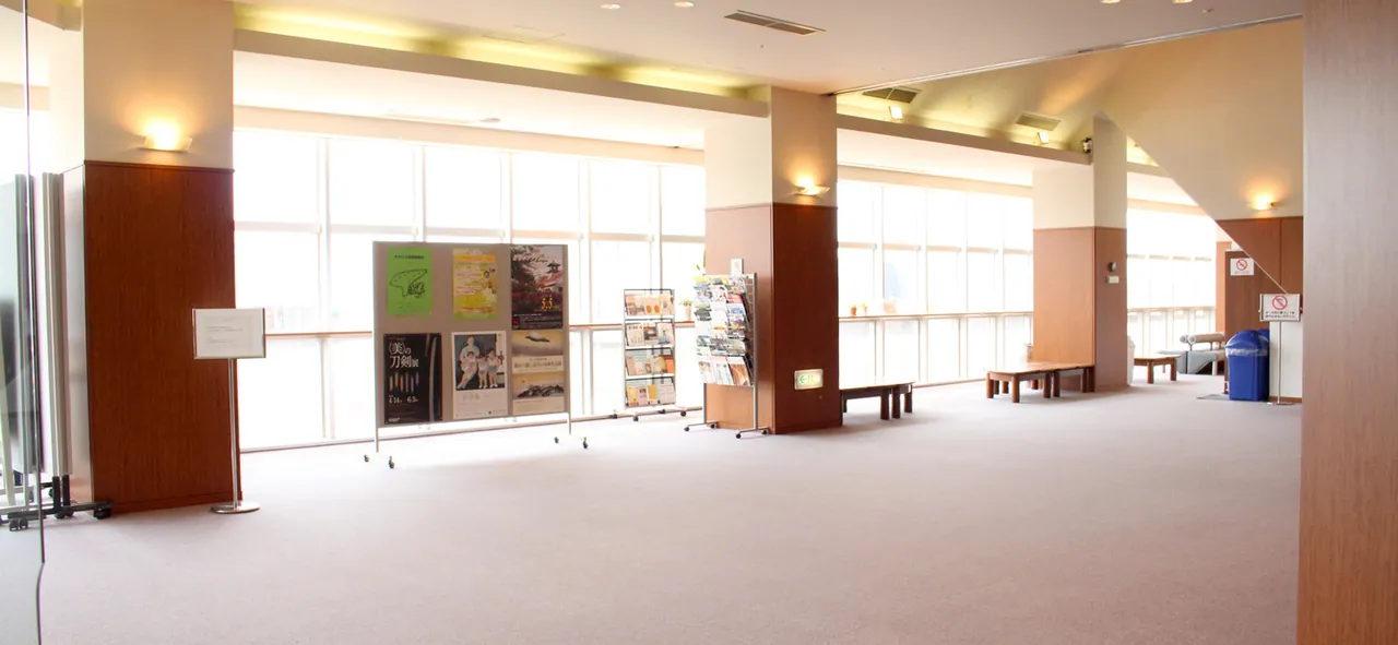 新潟市民プラザ ロビー写真