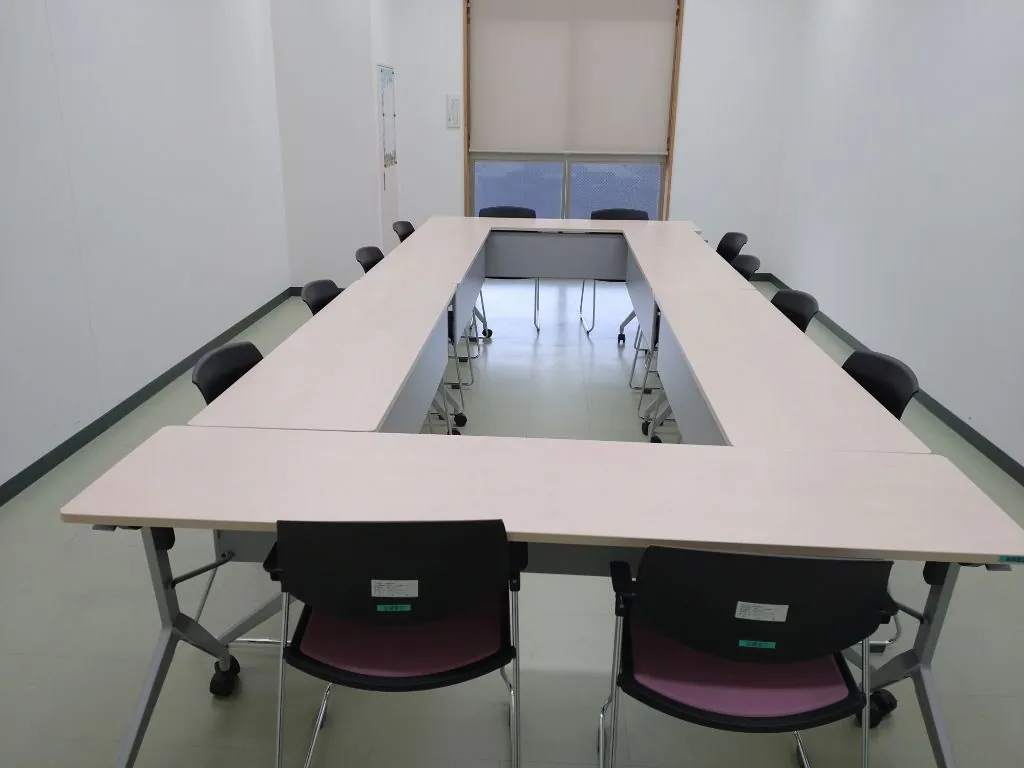 ワークファンルーム 会議室3