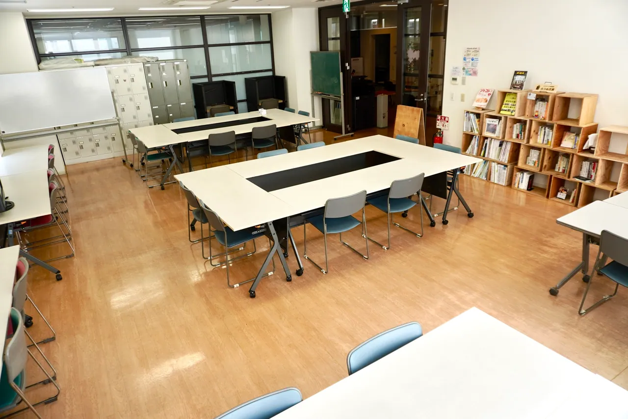 小山市市民活動センター（おやま～る） 集まり、話し合う多目的会議室