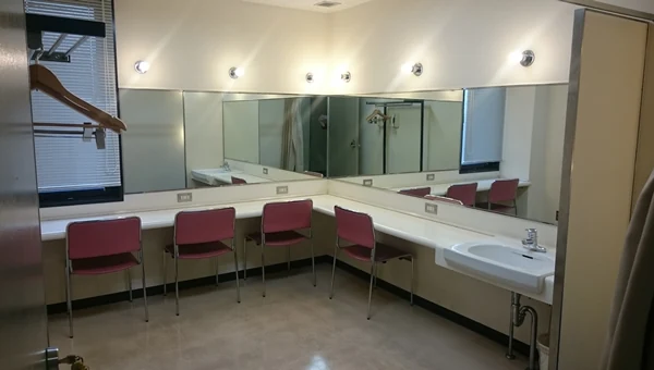 大阪国際交流センター 大ホール付属の楽屋1～4