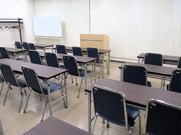 兵庫県中央労働センター 小ホール 北側利用時