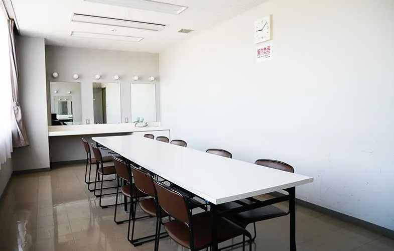やしろ国際学習塾 楽屋2