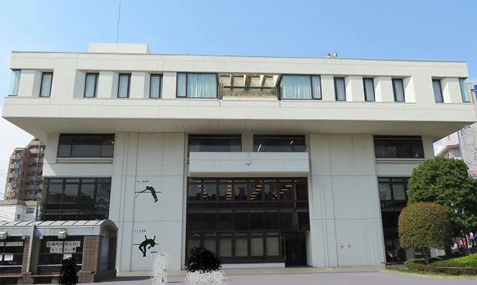 烏山区民センター外観