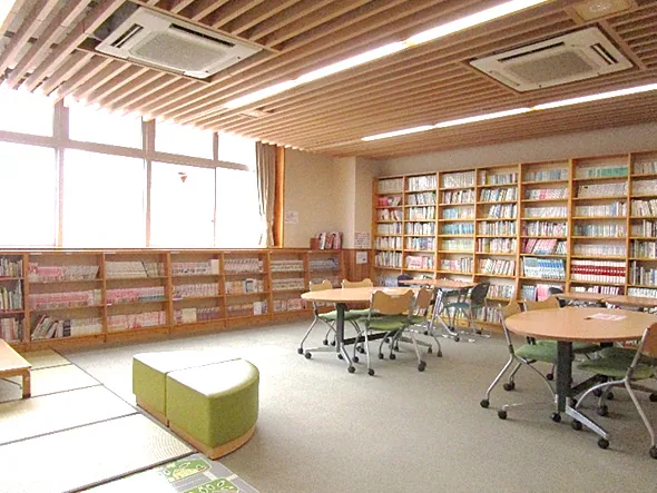 春日部市春日部第2児童センターの図書室