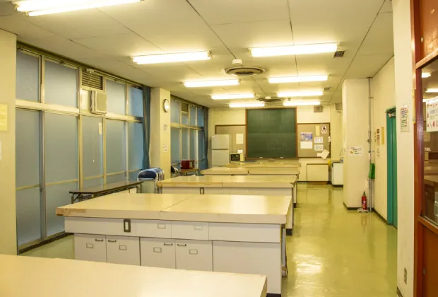 尼崎市立立花北生涯学習プラザ 地階の実習室