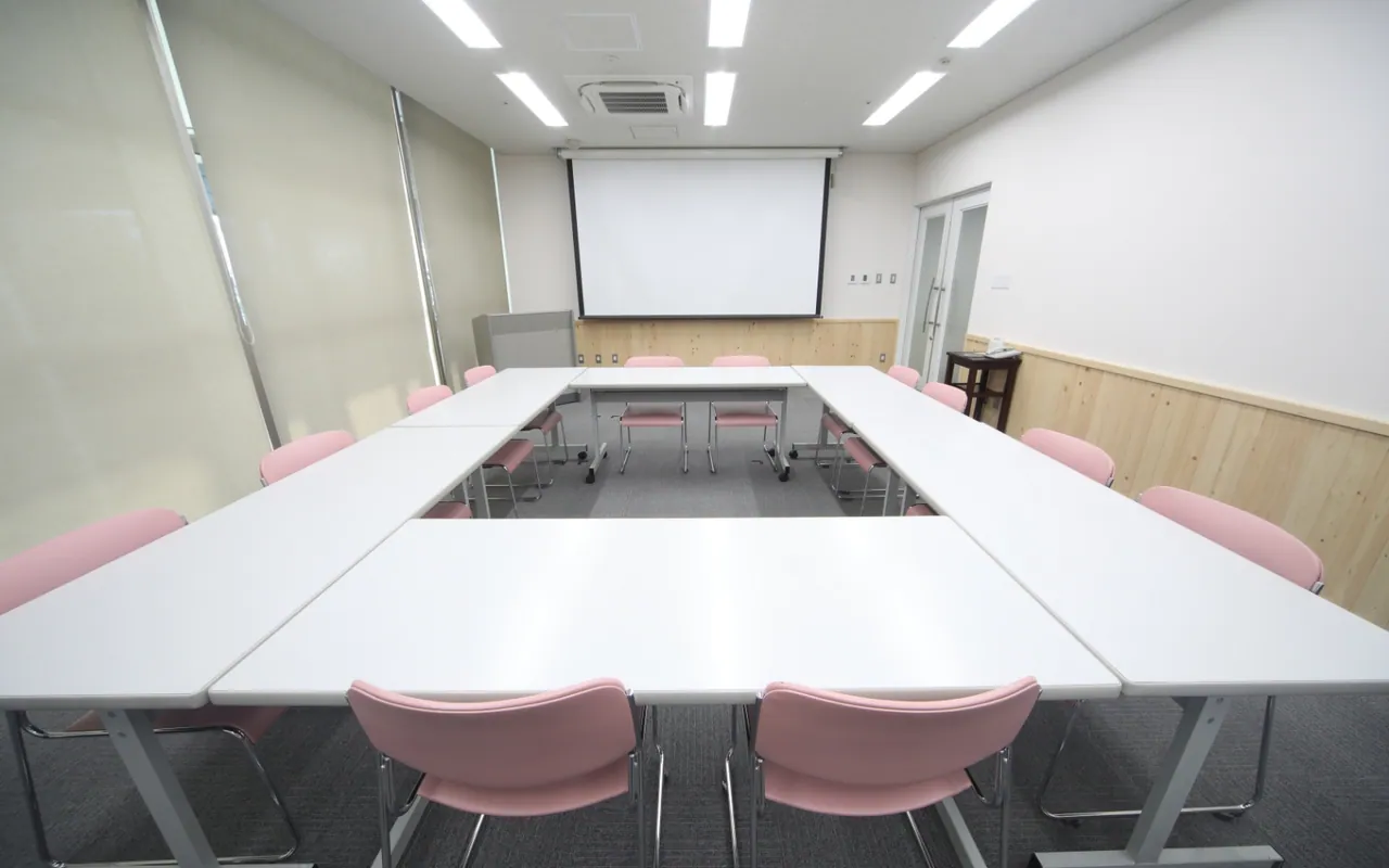 岡崎市シビックセンター 岡崎市シビックセンターの集会室の別レイアウト