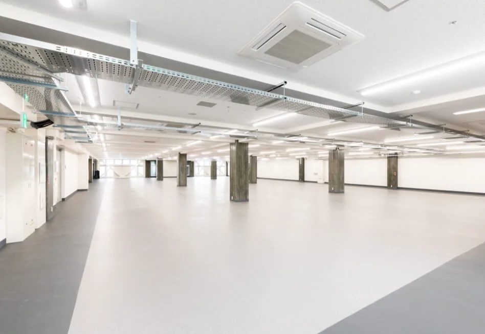 浜松市総合産業展示館 第2展示場の内観